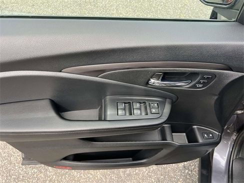 Used 2021 Honda Pilot EX-L image 17