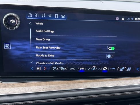 Used 2025 Chevrolet Suburban High Country w/ Sun And Tow Package image 38