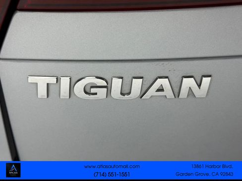 Used 2019 Volkswagen Tiguan S w/ Driver Assistance Package FWD image 9