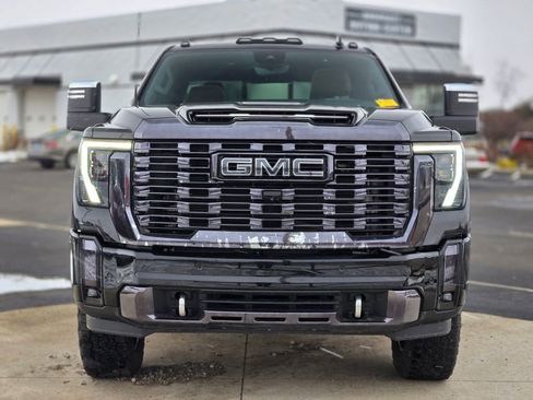 Used 2024 GMC Sierra 2500 Denali Ultimate w/ Max Trailering Package image 2