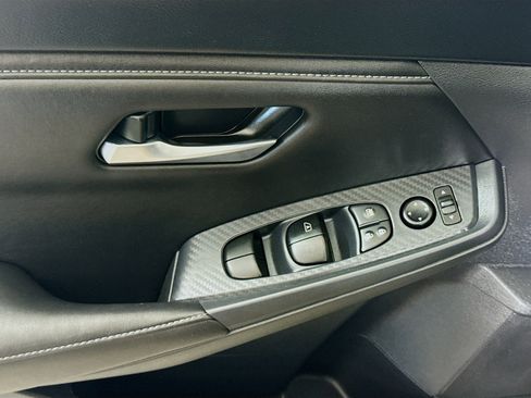 Used 2025 Nissan Sentra SV image 24