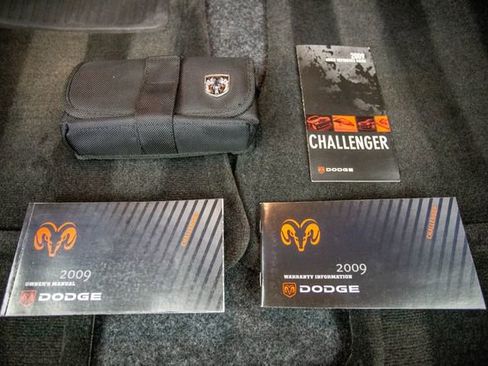 Used 2009 Dodge Challenger R/T image 37