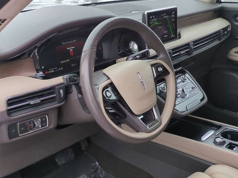 Used 2022 Lincoln Corsair Reserve w/ Equipment Group 201A image 2