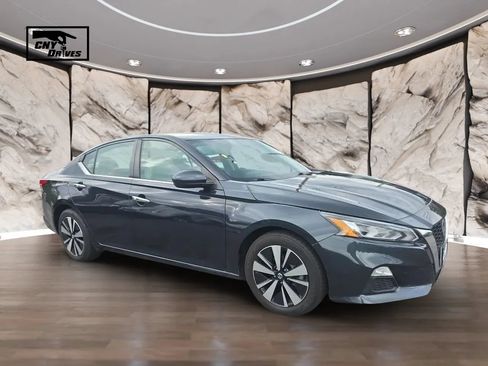 Used 2022 Nissan Altima 2.5 SV FWD image 3
