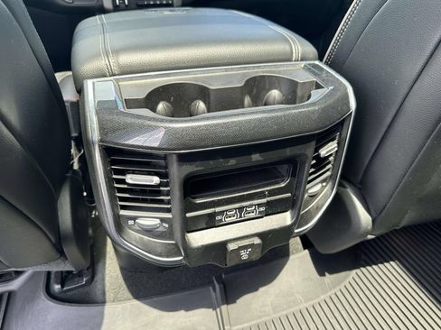 Used 2022 RAM 1500 Laramie AWD/4WD image 15