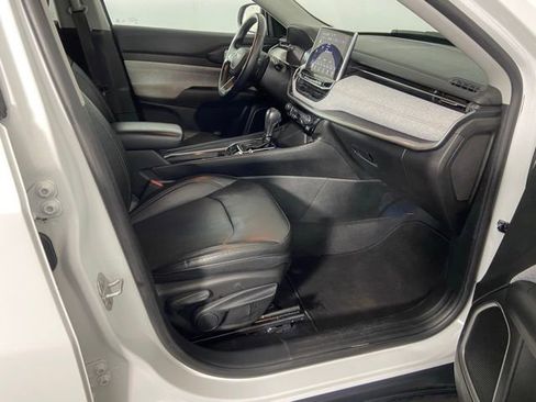 Used 2022 Jeep Compass Latitude image 14