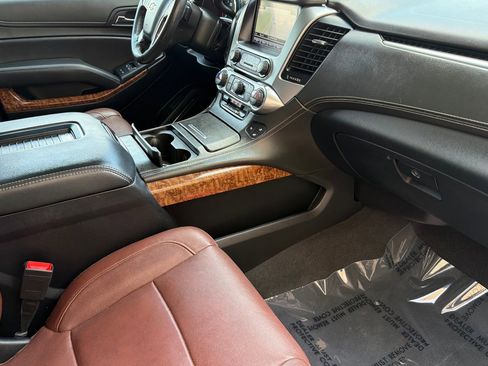 Used 2020 Chevrolet Tahoe Premier w/ Premier Plus Edition AWD/4WD image 17
