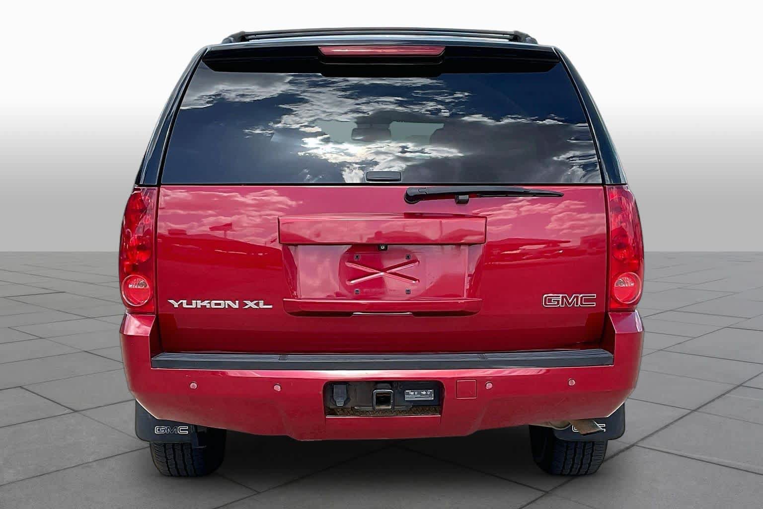 Used 2013 GMC Yukon XL SLT w/ SLT-2 Equipment Package AWD/4WD image 6