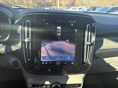 Certified 2023 Volvo XC40 B5 Plus w/ Protection Package Premier image 25