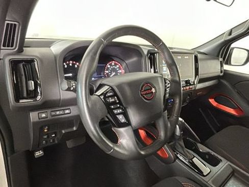 Used 2025 Nissan Frontier PRO-4X AWD/4WD image 13