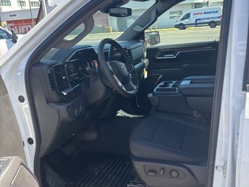 Used 2025 Chevrolet Silverado 1500 LT image 11
