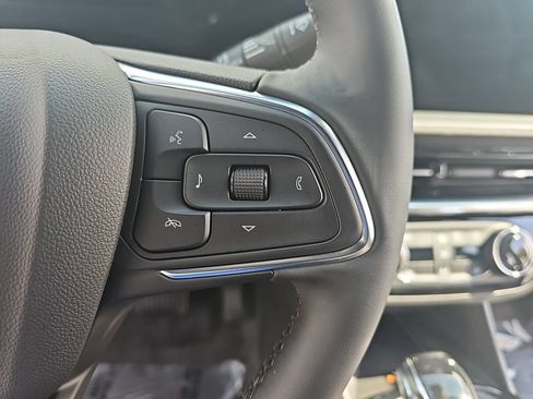 Used 2024 Buick Envista Sport Touring w/ Convenience I Package FWD image 23