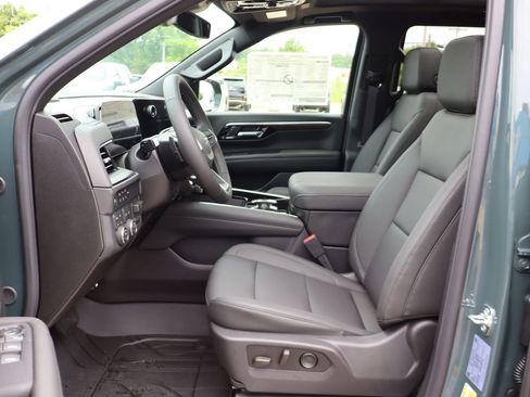 New 2026 Chevrolet Tahoe Z71 w/ Z71 Off-Road Package AWD/4WD image 16