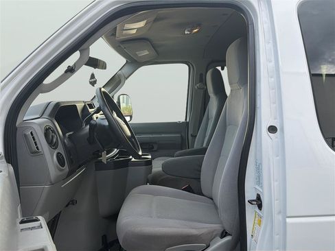 Used 2010 Ford E-350 and Econoline 350 XL RWD image 11