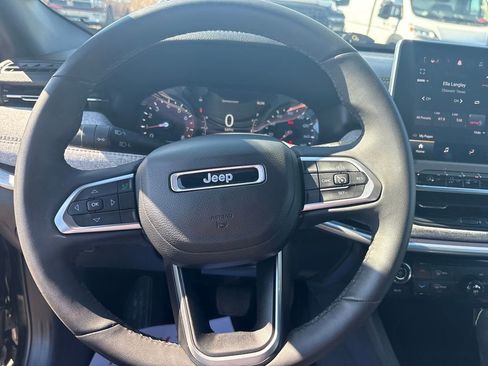 Used 2023 Jeep Compass Latitude w/ Sun and Sound Group image 18