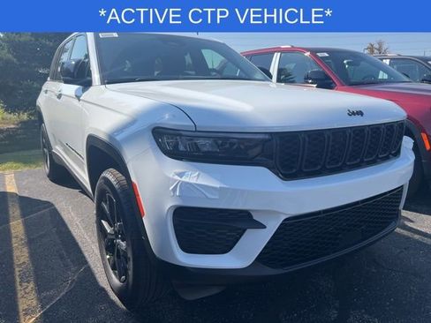 New 2025 Jeep Grand Cherokee Altitude w/ Trailer Tow Package AWD/4WD image 1