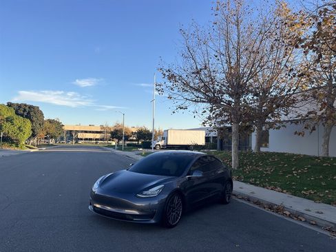 Used 2019 Tesla Model 3 Long Range image 8