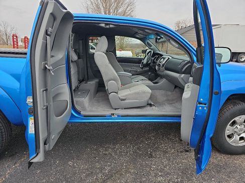 Used 2011 Toyota Tacoma 4x4 Access Cab V6 w/ SR5 Pkg #2 image 9