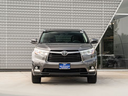 Used 2015 Toyota Highlander Limited Platinum AWD/4WD image 27