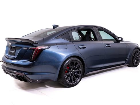Used 2022 Cadillac CT5 V Blackwing w/ Carbon Fiber Package 2 RWD image 5