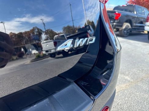 Used 2023 Ford Explorer XLT w/ Equipment Group 202A image 11