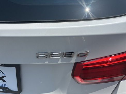 Used 2018 BMW 328d xDrive Wagon AWD/4WD image 13