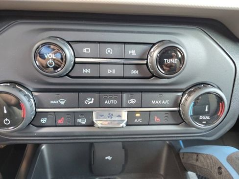 Used 2022 Ford Bronco Wildtrak image 25