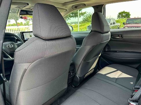 Used 2025 Toyota Corolla Cross LE w/ Moonroof Package FWD image 18