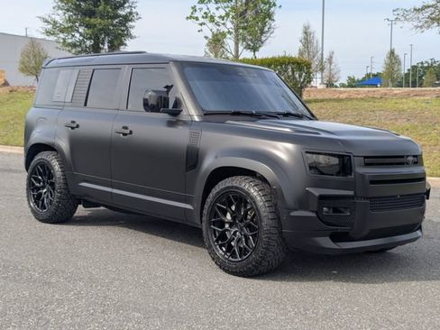 Used 2020 Land Rover Defender 110 SE image 2