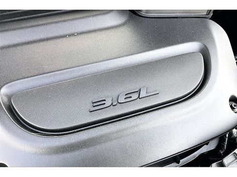 Certified 2025 Chrysler Pacifica Select image 34