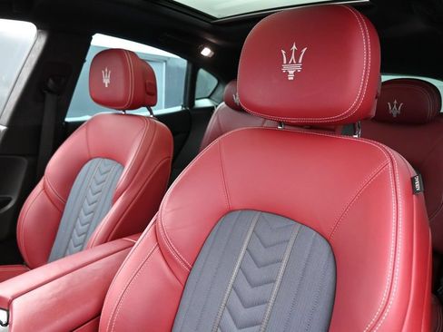 Used 2023 Maserati Levante GT AWD/4WD image 13
