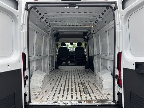 Used 2021 RAM ProMaster 2500 FWD image 12