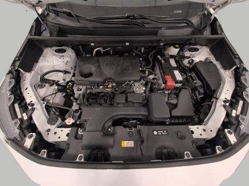 Used 2025 Toyota RAV4 XLE AWD/4WD image 9