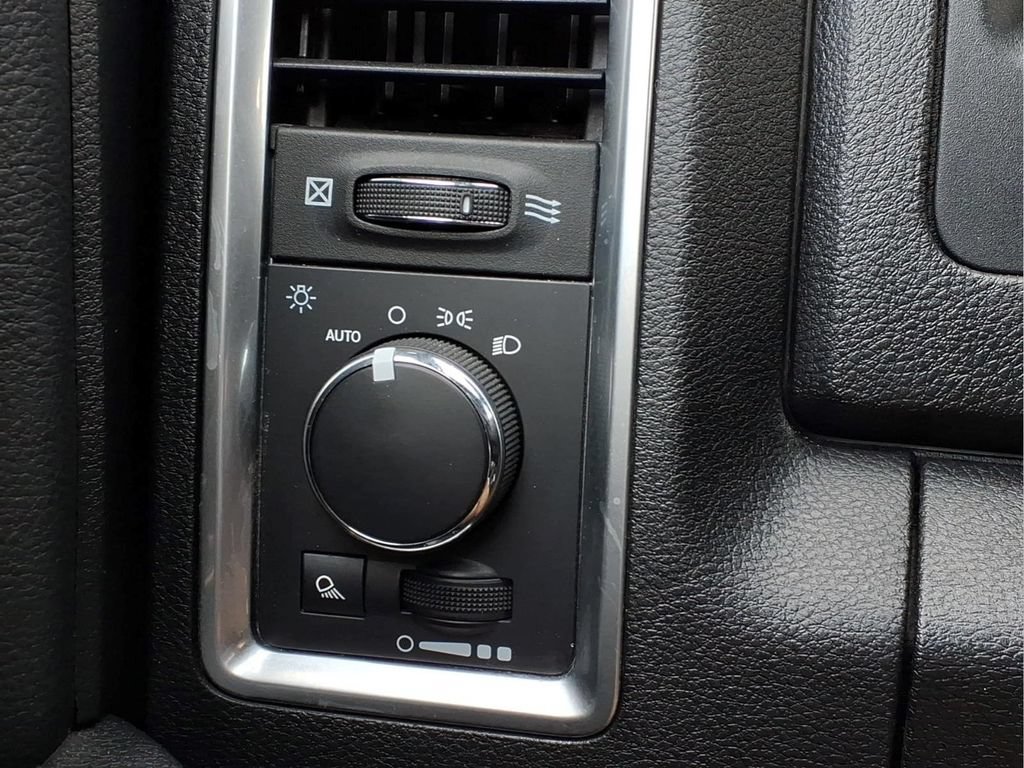Used 2024 RAM 1500 Warlock RWD image 19