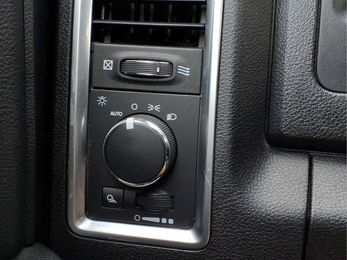 Used 2024 RAM 1500 Warlock RWD image 19