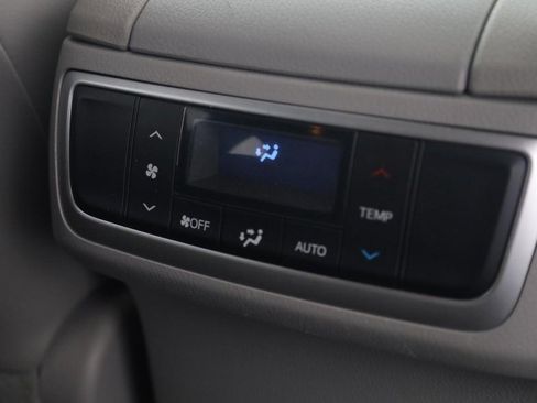 Used 2018 Toyota Highlander Limited AWD/4WD image 25