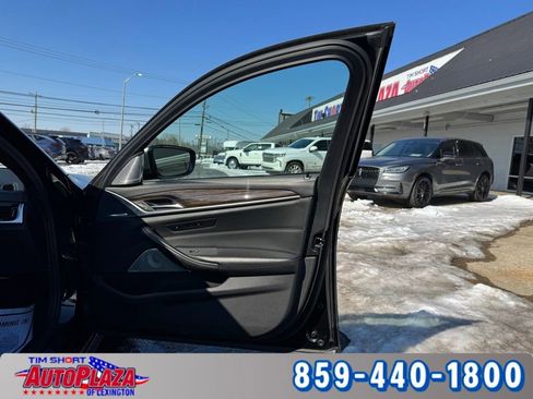 Used 2019 BMW M550i xDrive w/ Premium Package image 54