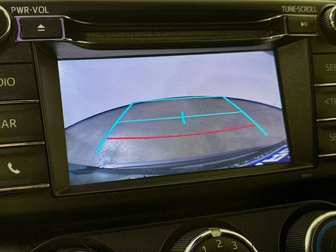 Used 2017 Toyota RAV4 LE FWD image 15