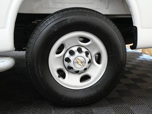 Used 2025 Chevrolet Express 2500 w/ Driver Convenience Package RWD image 25