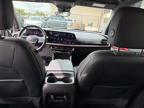 Used 2024 Chevrolet Traverse Z71 w/ Enhanced Driving Package image 21