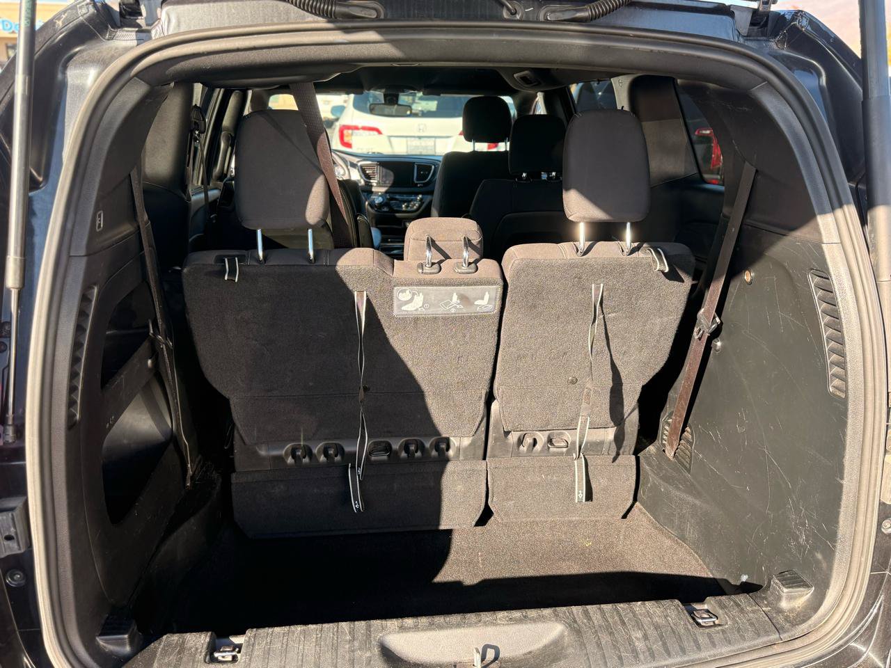 Used 2018 Chrysler Pacifica Touring Plus w/ S Appearance Package FWD image 16