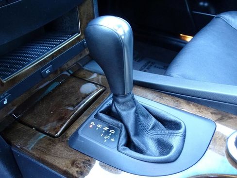 Used 2007 BMW 530xi Wagon image 44