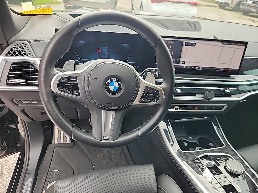 Used 2024 BMW X5 xDrive40i w/ M Sport Package AWD/4WD image 4