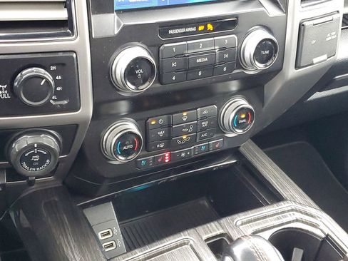 Used 2020 Ford F150 Platinum w/ Equipment Group 701A Luxury AWD/4WD image 21