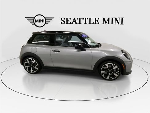 Certified 2025 MINI Cooper S image 13