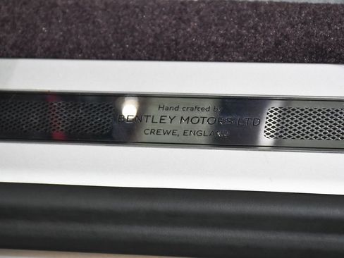 Used 2021 Bentley Continental GT image 13