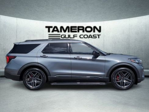 Used 2025 Ford Explorer ST RWD image 8