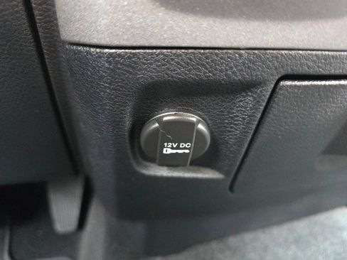 Used 2017 RAM 2500 Tradesman w/ Chrome Appearance Group image 36