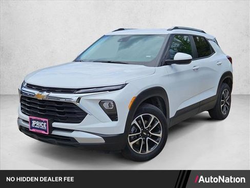 Used 2025 Chevrolet TrailBlazer LT AWD/4WD image 1