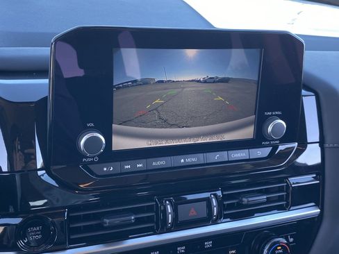 New 2025 Nissan Pathfinder SV image 28